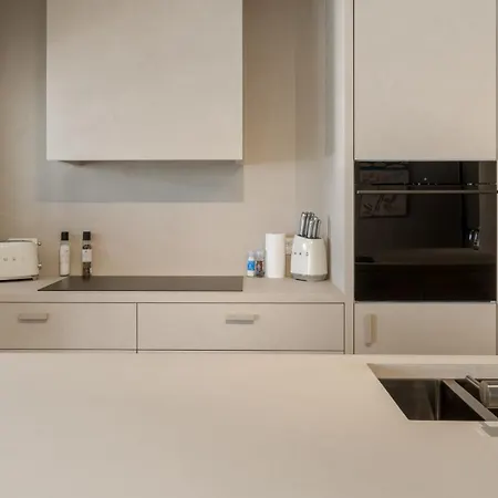 شقة Stylish Renovated Near The Sea *