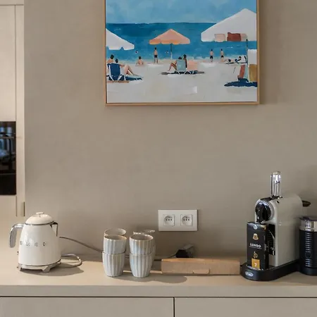 Stylish Renovated Near The Sea ميدل كيرك