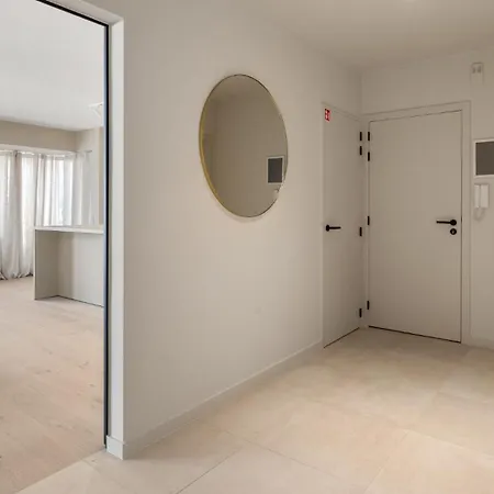 Stylish Renovated Near The Sea شقة